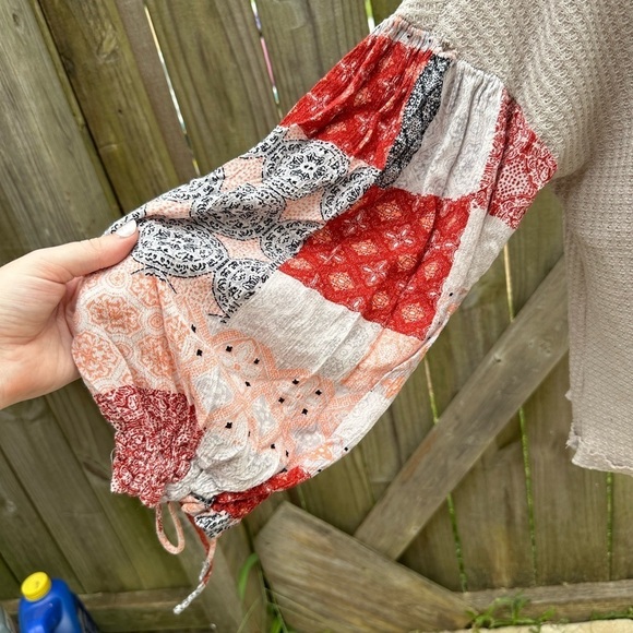 In Loom The Way You Move Mixed Media Boho Bandana Waffle Knit Loose Fit Top - Picture 7 of 16